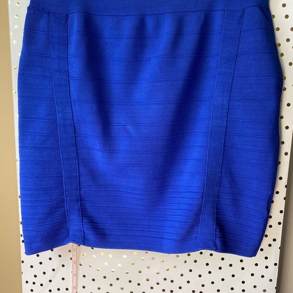 Rock & Republic: Sexy Mini Skirt - Picture 3 of 10